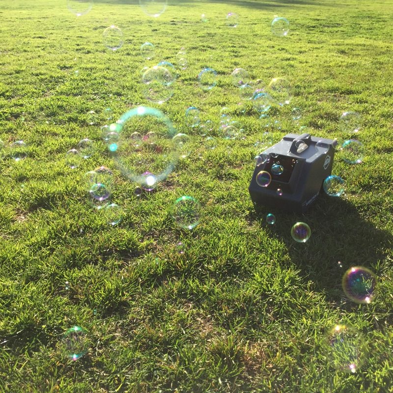 ADJ BUBBLETRON GO Maquina De Hacer Burbujas Con Bateria