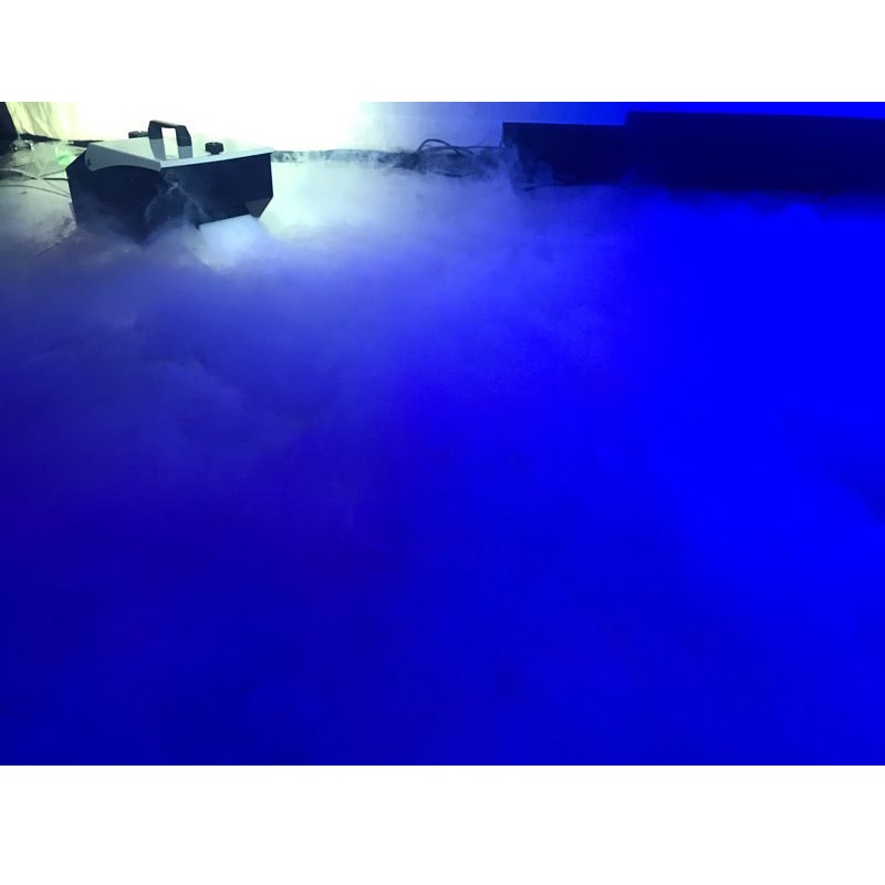 ADJ MAQUINA DE HUMO BAJO 700W